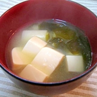 豆腐と長ネギのお味噌汁